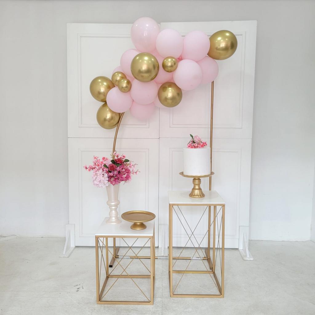 decoração de quarto rosê e dourado