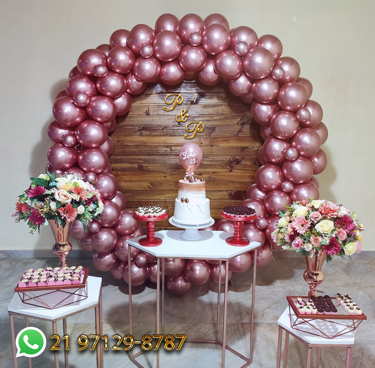 mesa posta rosê e dourado