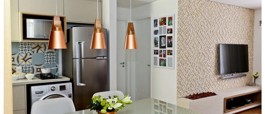 como usar espelhos para ampliar sala pequena de apartamento