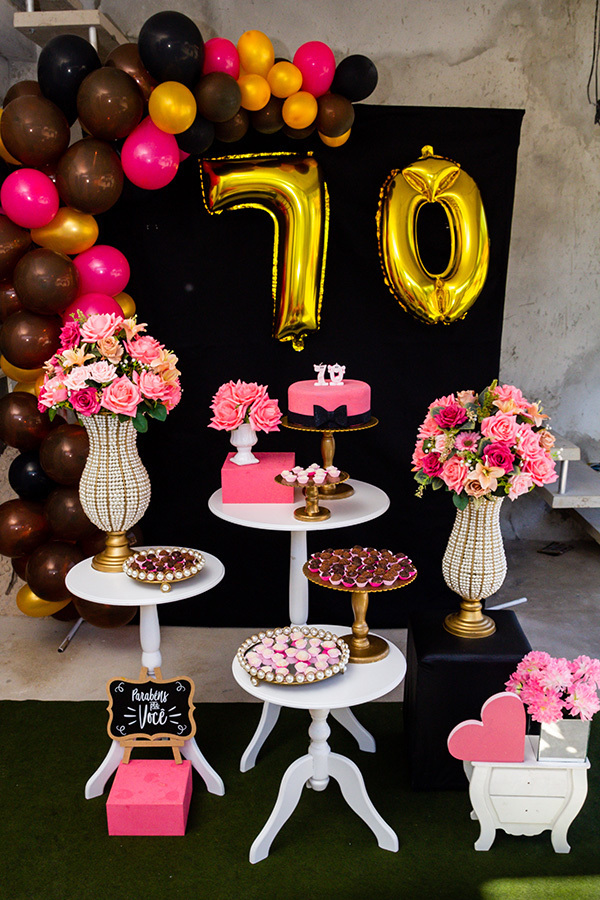 decoração 70 anos simples vs elaborada