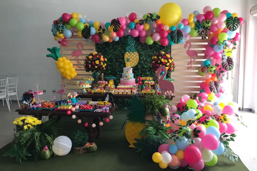 como decorar festa de 15 anos em casa gastando pouco