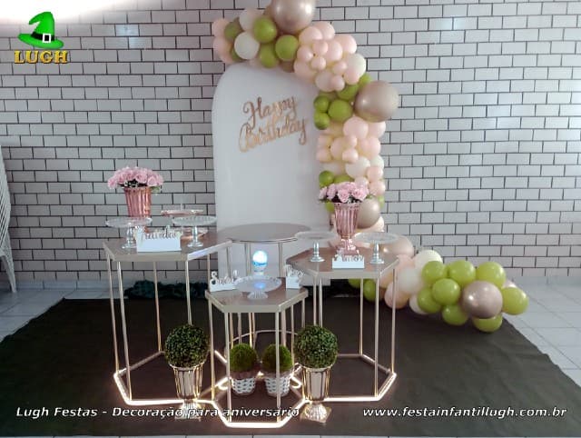 decoração de aniversário minimalista