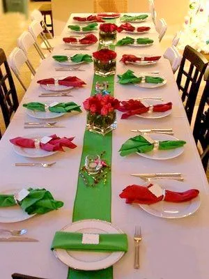 toques de vermelho na decoração de mesa de natal