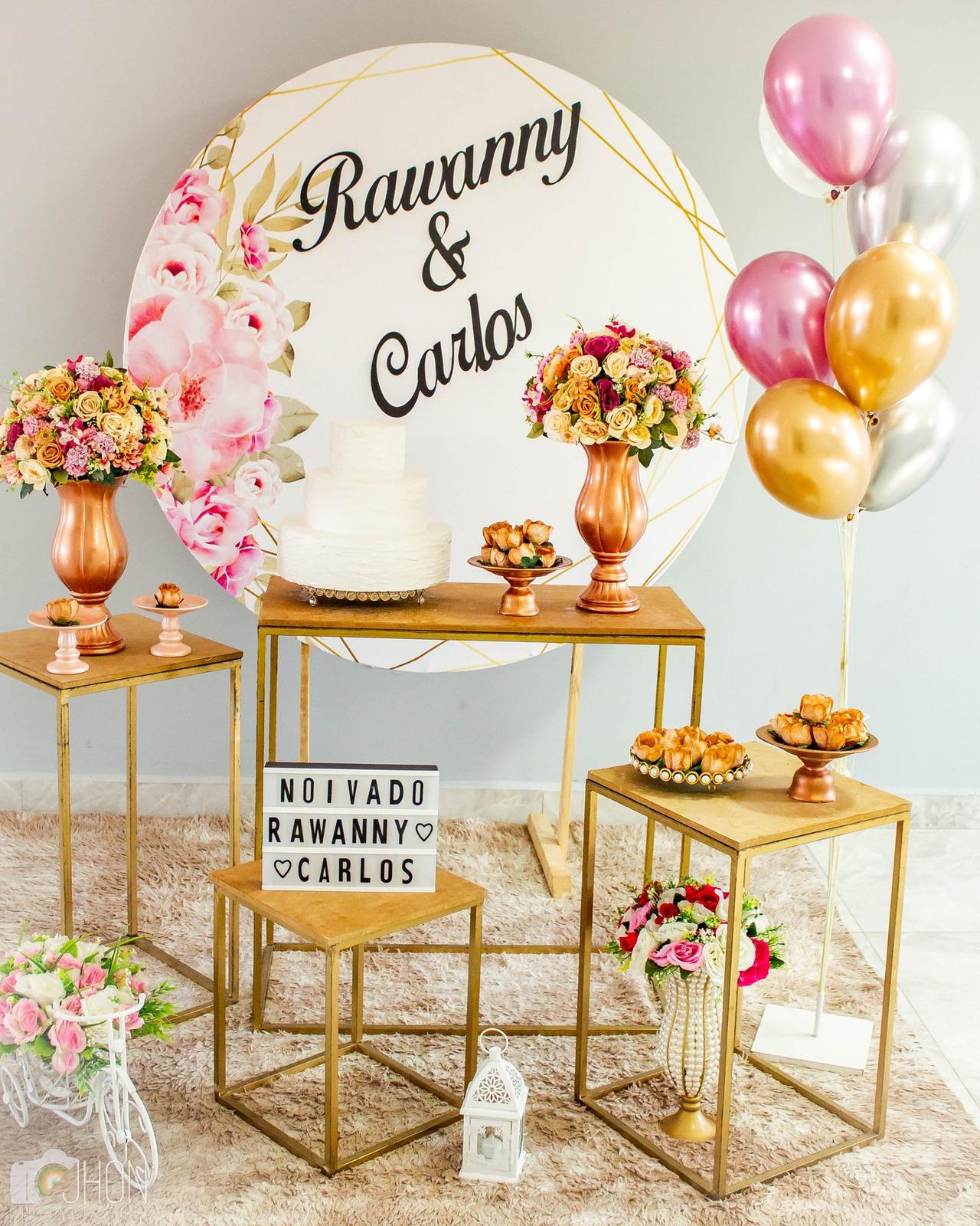 decoração simples de noivado