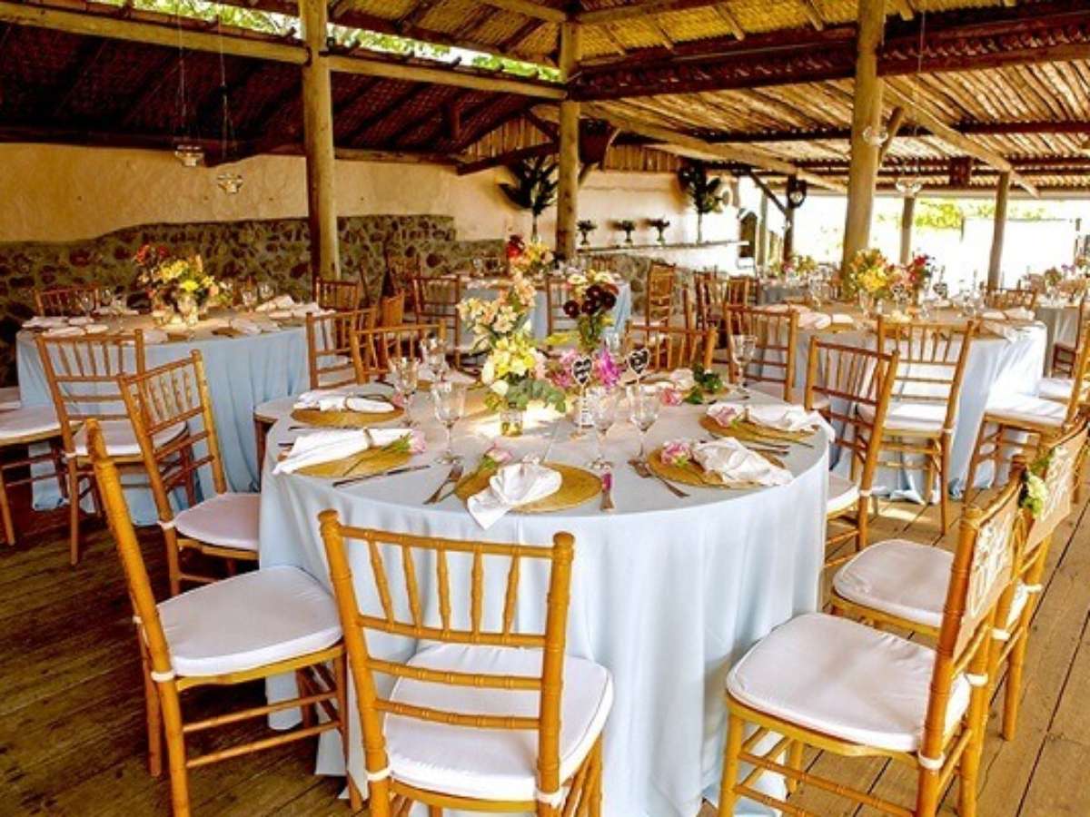 como fazer painel de fotos para noivado simples