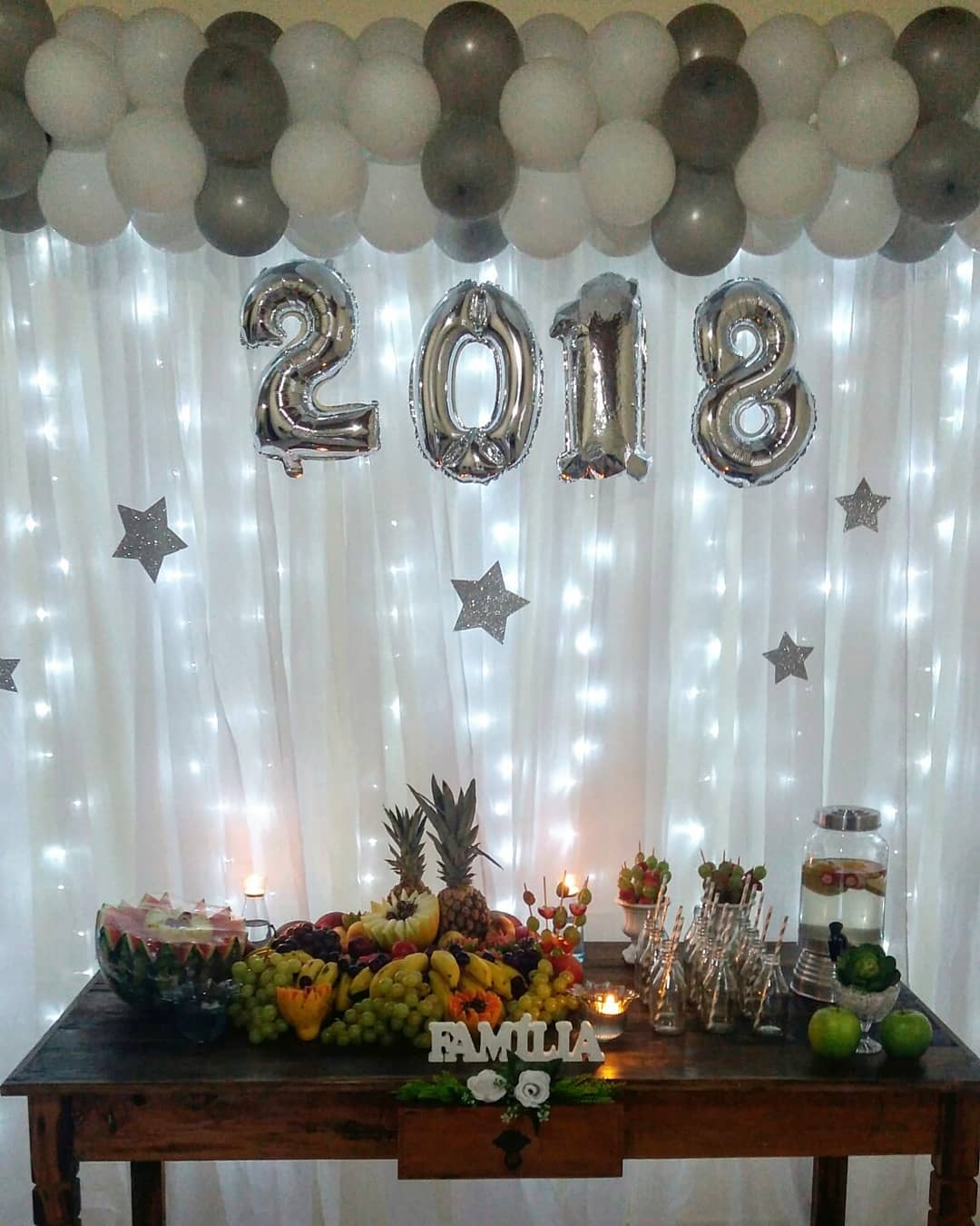 decoração simples de reveillon para mesa