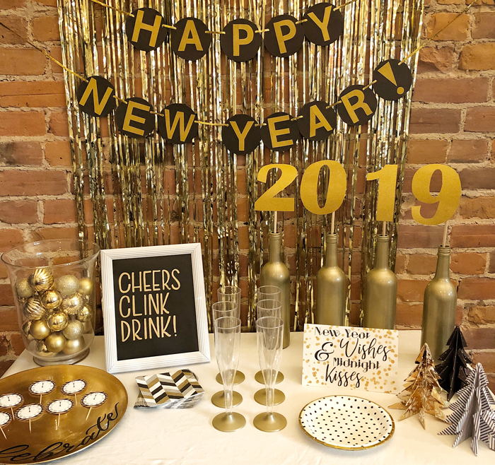 decoração simples de reveillon com balões