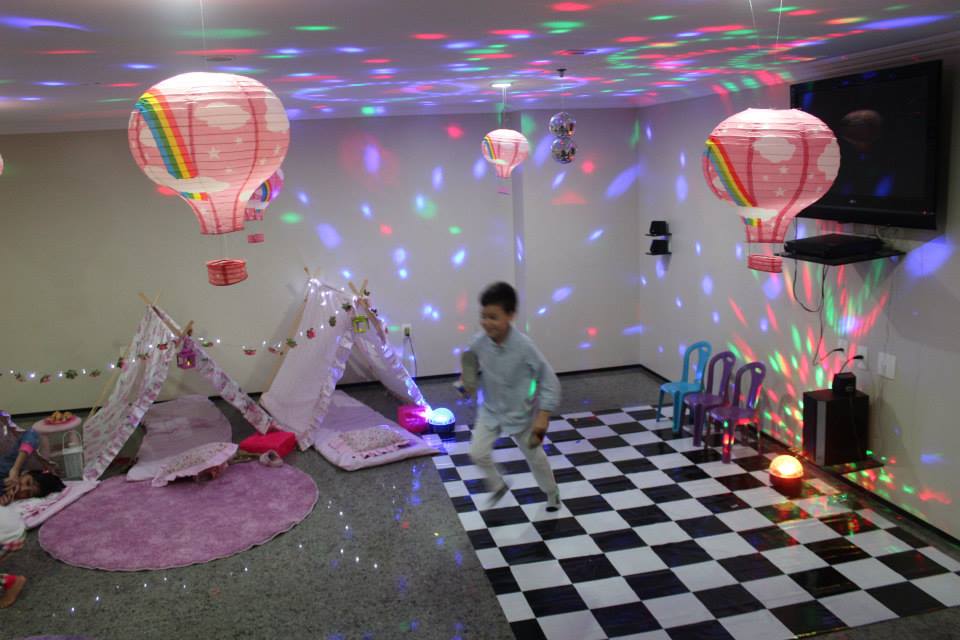 como economizar decoração festa pijama