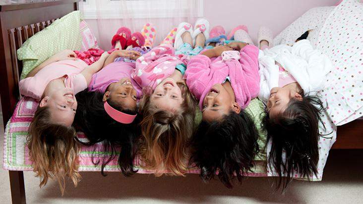 decoração festa pijama pronta versus diy