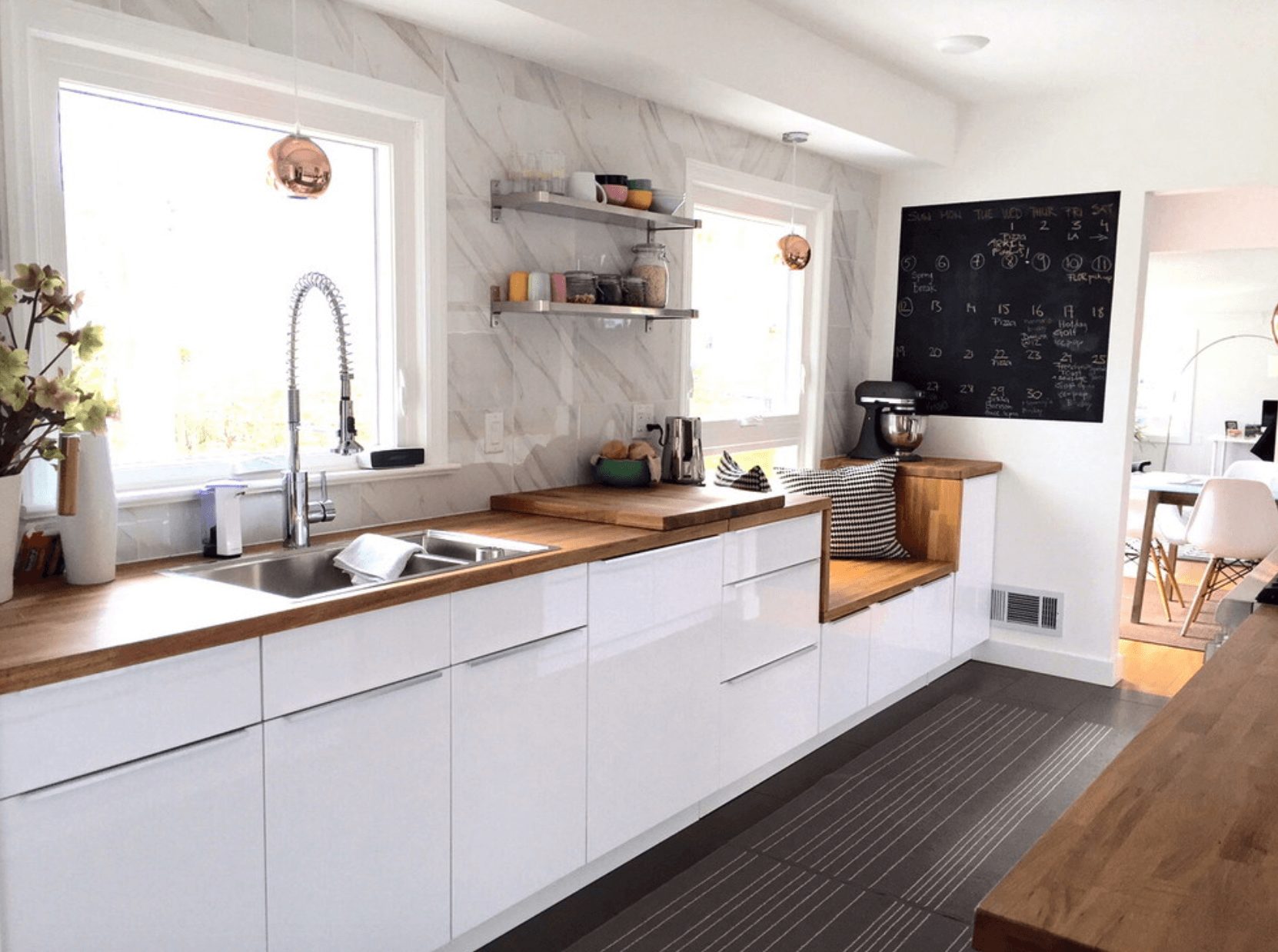 como usar prateleiras abertas na decoração da cozinha