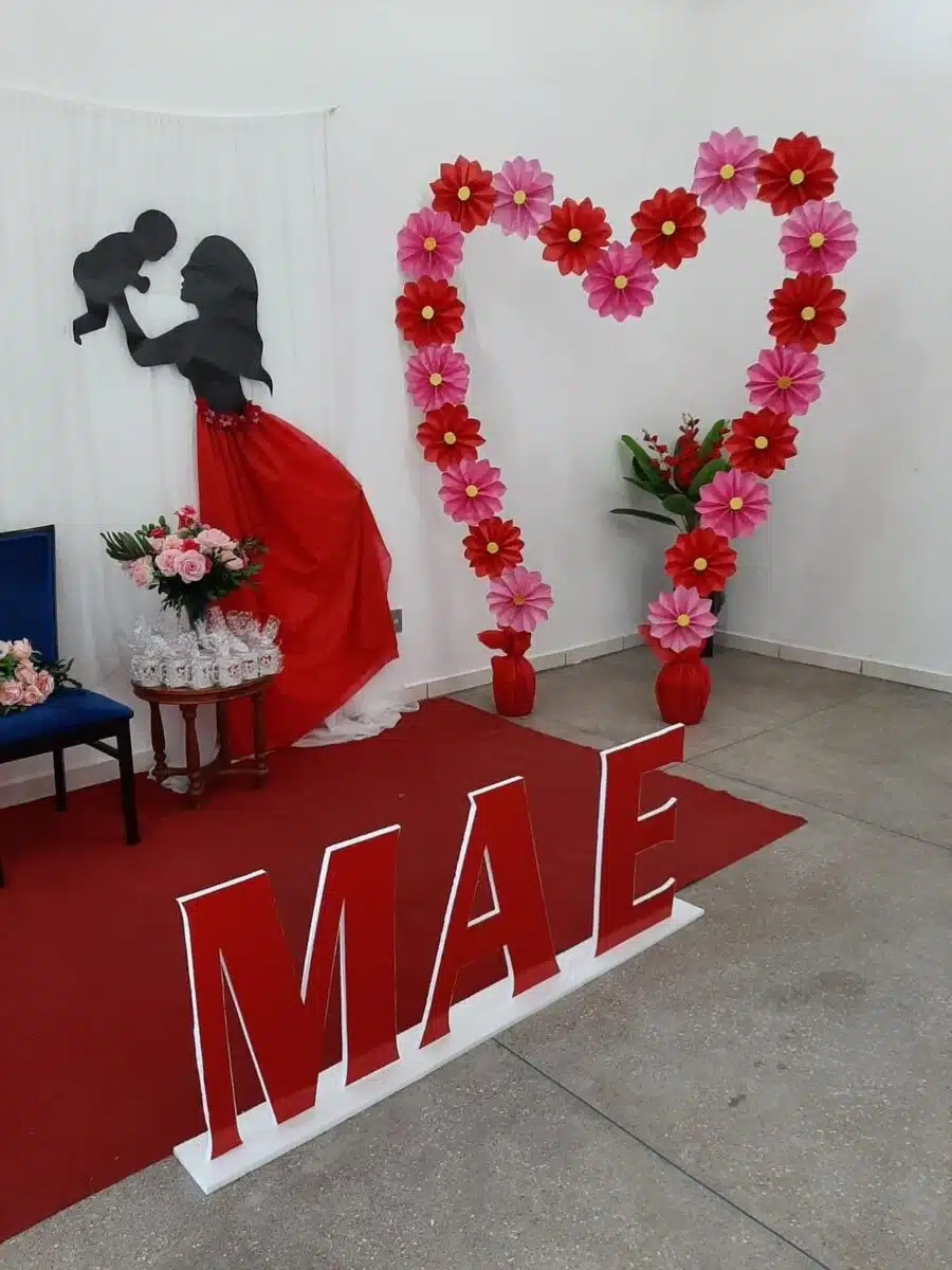 decoração simples para o dia das mães na igreja