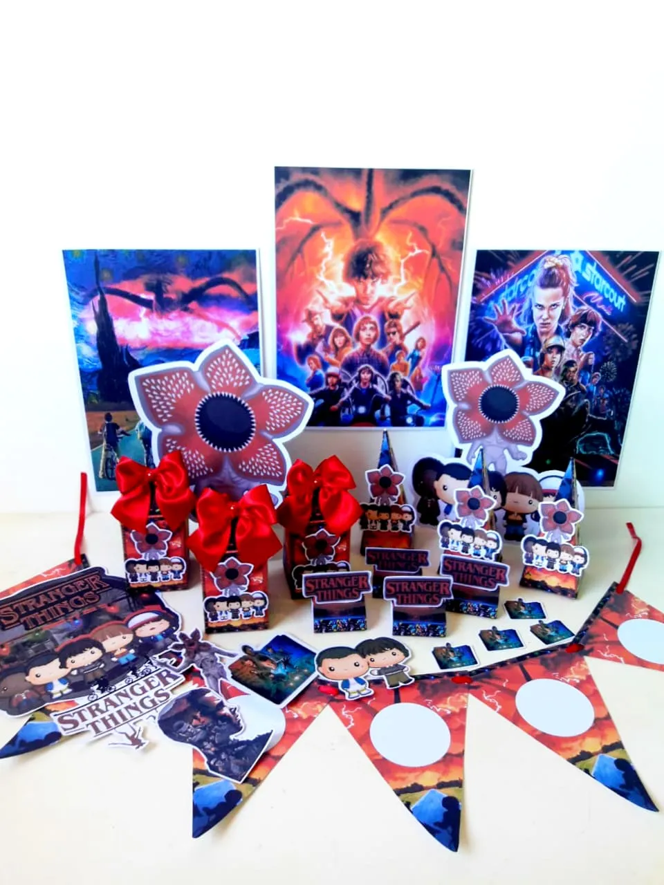 decoração stranger things vs tema anos 80