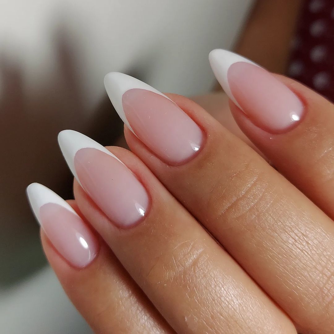 unhas almond minimalistas
