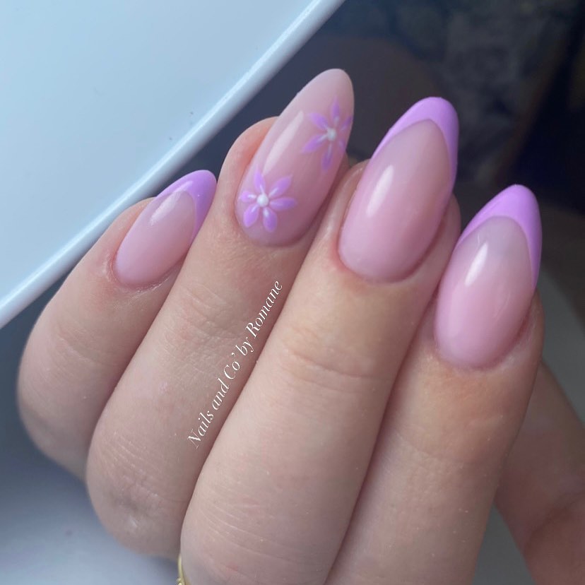 unha lilás pastel
