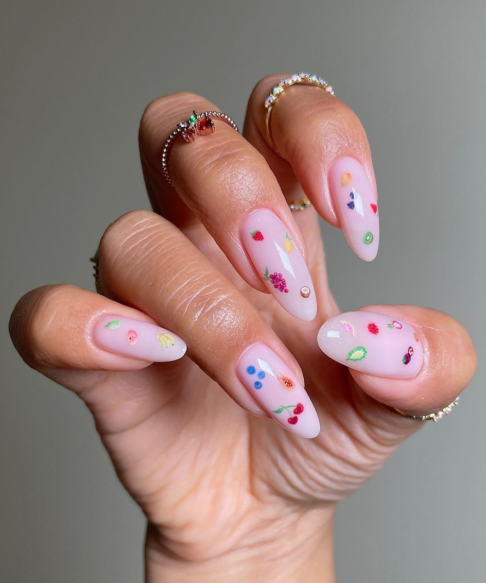 unhas pretas decoradas minimalistas