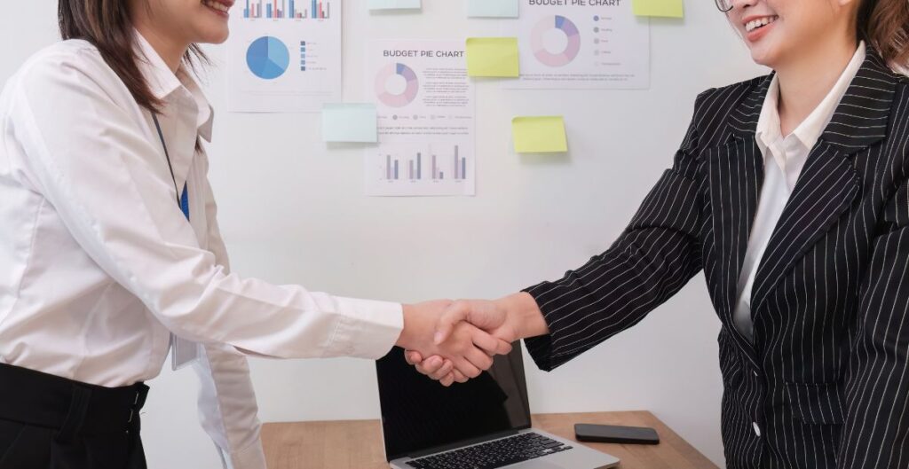 Dicas de etiqueta social moderna para o cotidiano