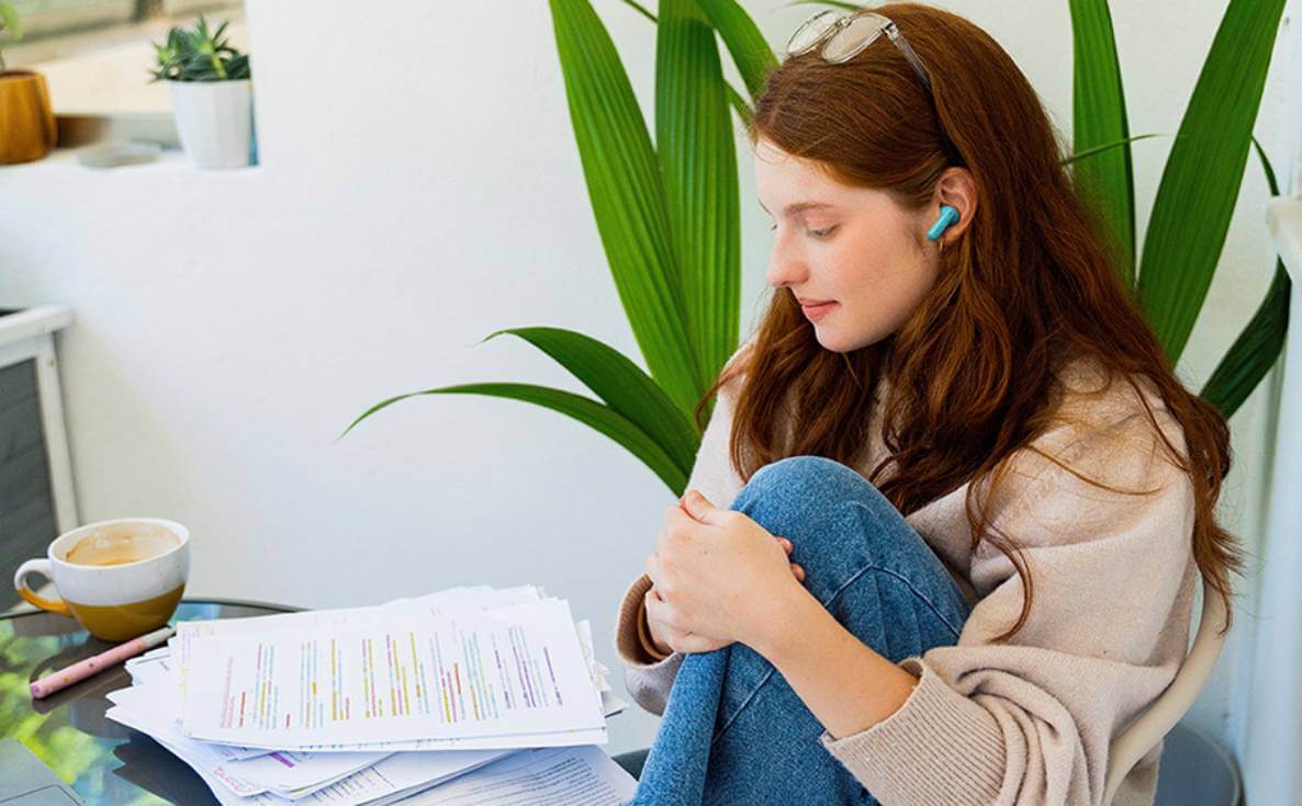 Técnicas de Escuta Ativa: Como Memorizar Conteúdo em Ambientes Distrativos