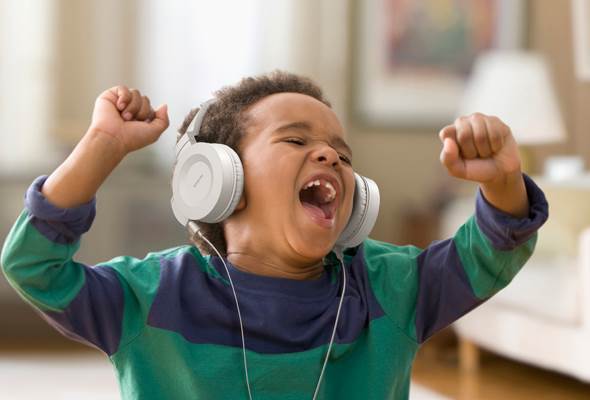 Dicas para aprender coisas novas ouvindo áudio em trens