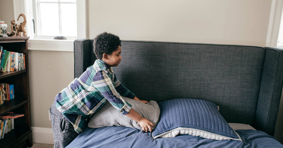 Dicas para ensinar os filhos a arrumarem a própria cama