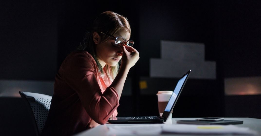 cuidados com os olhos no trabalho remoto