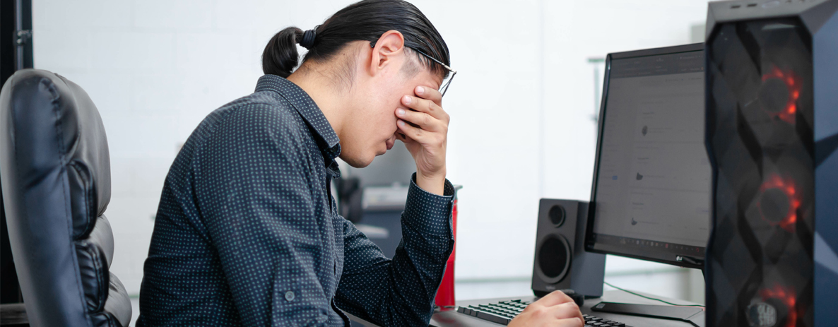 Ergonomia do escritório: A distância ideal do monitor para evitar dor de cabeça