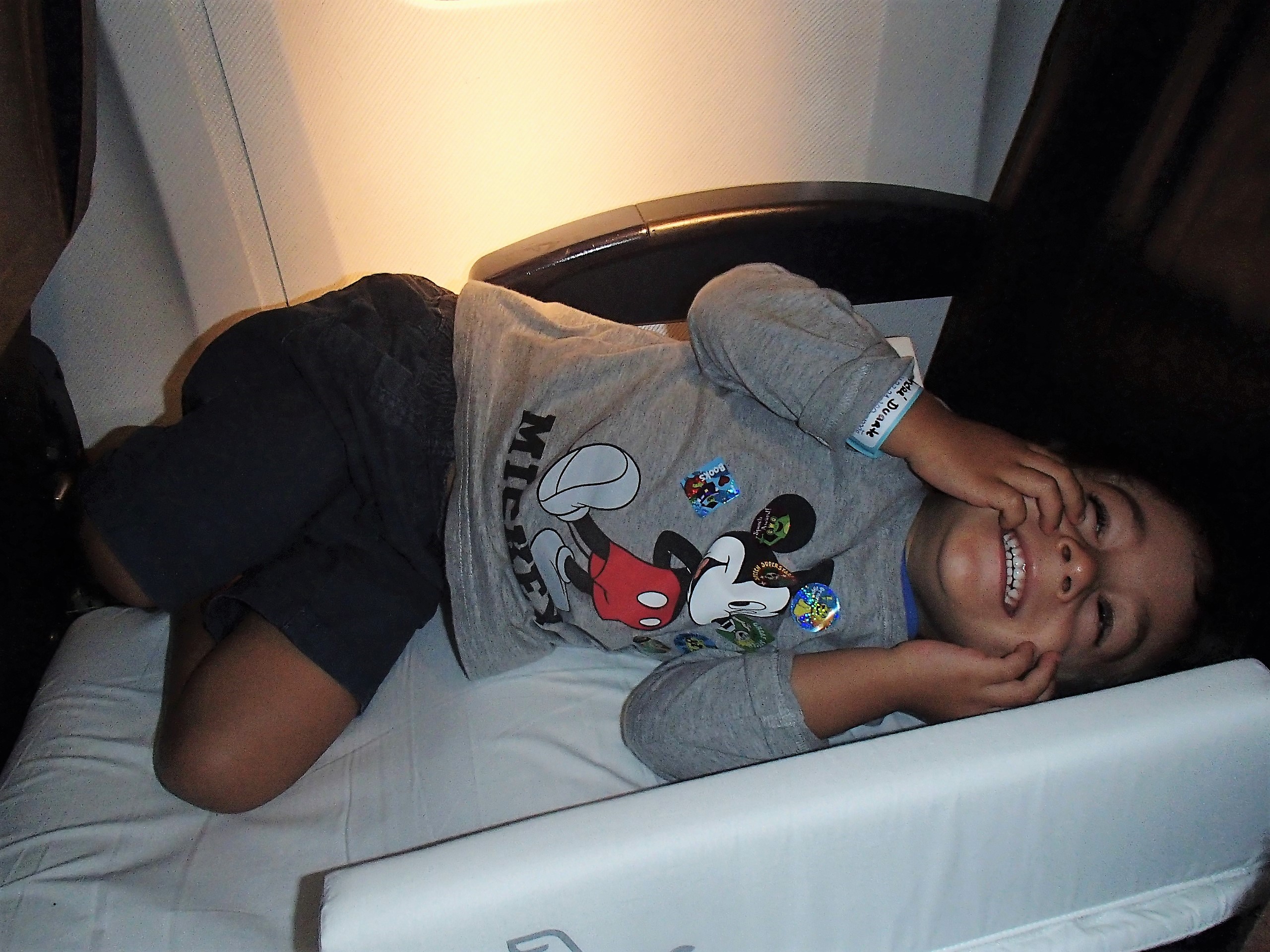 Dicas para lidar com o fuso horário em viagens com bebês