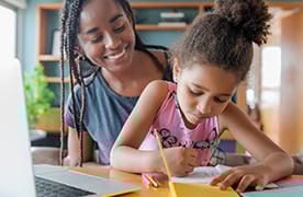 Como criar um cantinho de estudo ideal para crianças e adolescentes