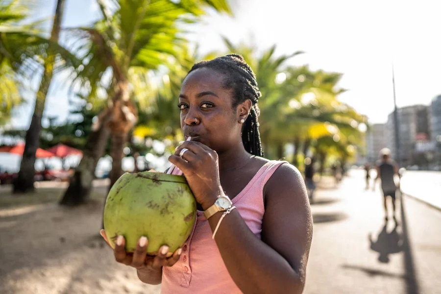 Dicas para manter o corpo hidratado no verão intenso