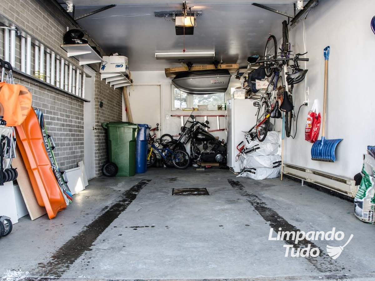 Dicas para organizar a garagem e itens de lazer da família