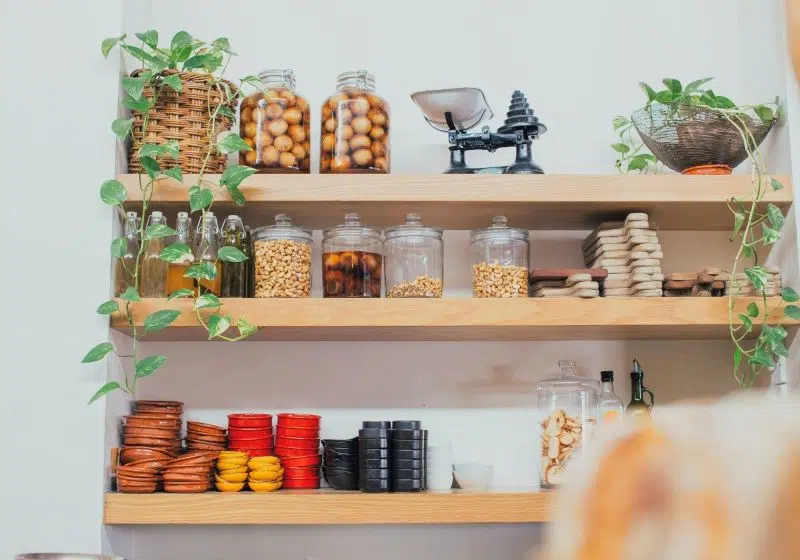 dicas de organização de armário de cozinha