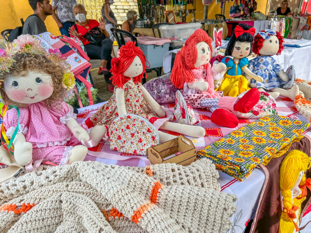 Dicas para visitar feiras de artesanato e design local