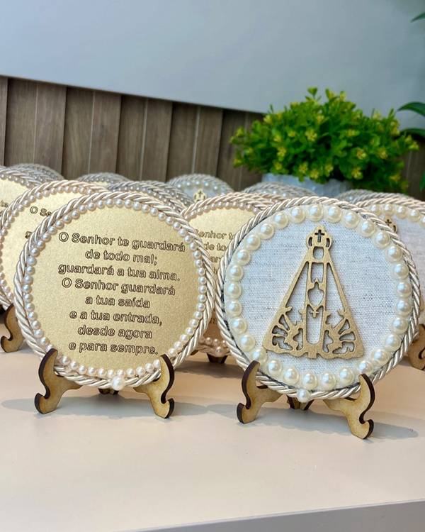 Decoração de Batizado Minimalista: Elegância e Economia