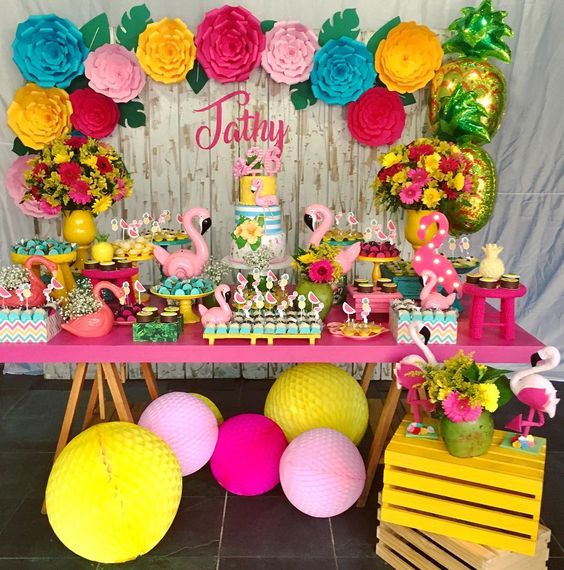 Receitas Refrescantes: 10 Sucos Naturais e Coquetéis Tropicais para sua Festa