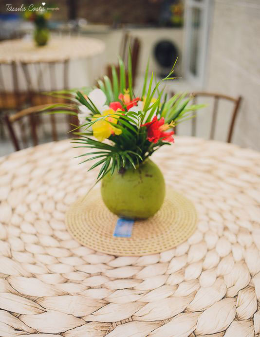 DIY de Lembrancinhas: Crie Copos de Coco e Abacaxi Personalizados para seus Convidados
