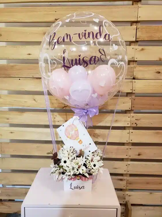 Decoração de Chá de Bebê Econômica: Centros de Mesa com Balões Simples