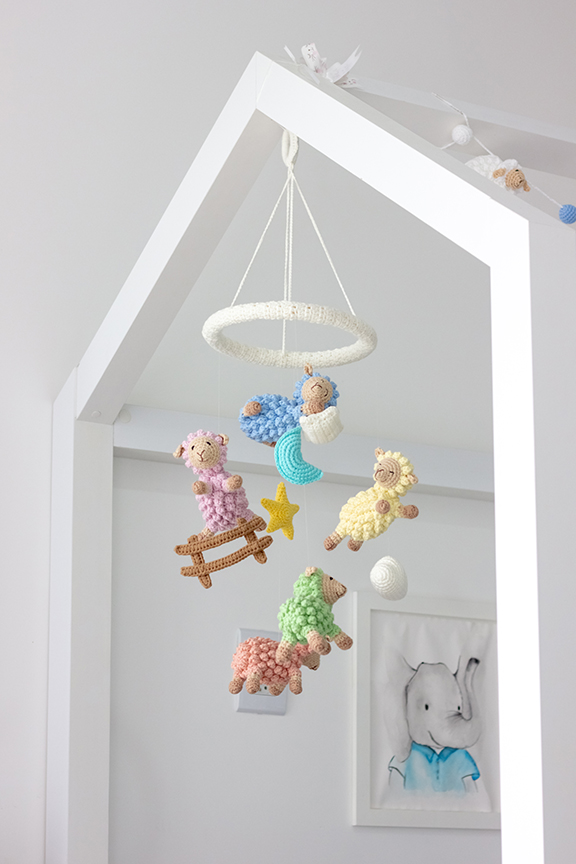 DIY: Faça você mesmo um enfeite de porta de maternidade criativo