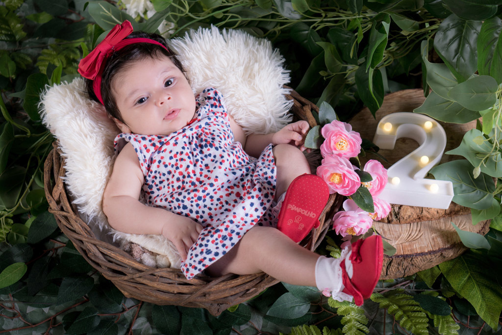 Ensaio de 2 Meses: Capturando a Essência da Transição do Bebê