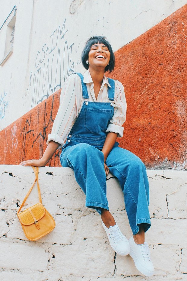 erros comuns ao combinar macacão jeans e como evitar