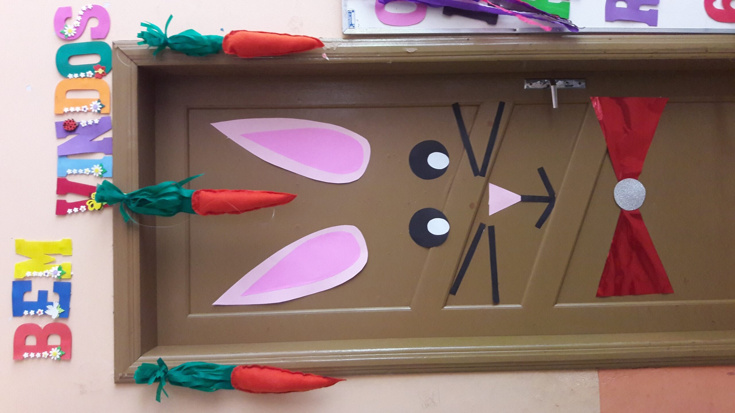 como decorar páscoa escola gastando pouco