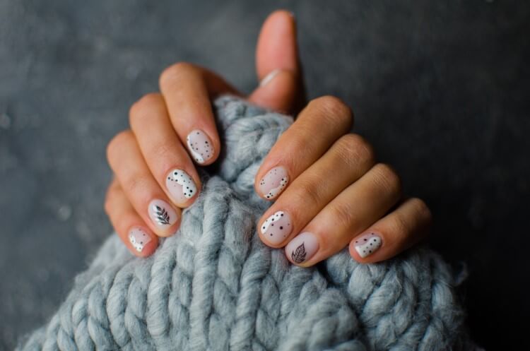 erros comuns ao pintar unhas pequenas