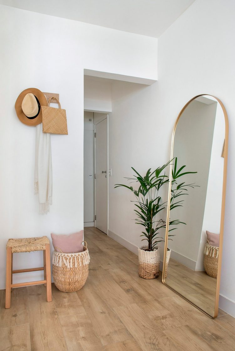 espelho redondo vs espelho orgânico para sala