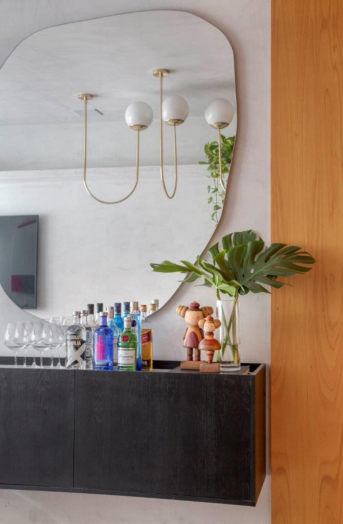 espelho redondo vs espelho orgânico para sala