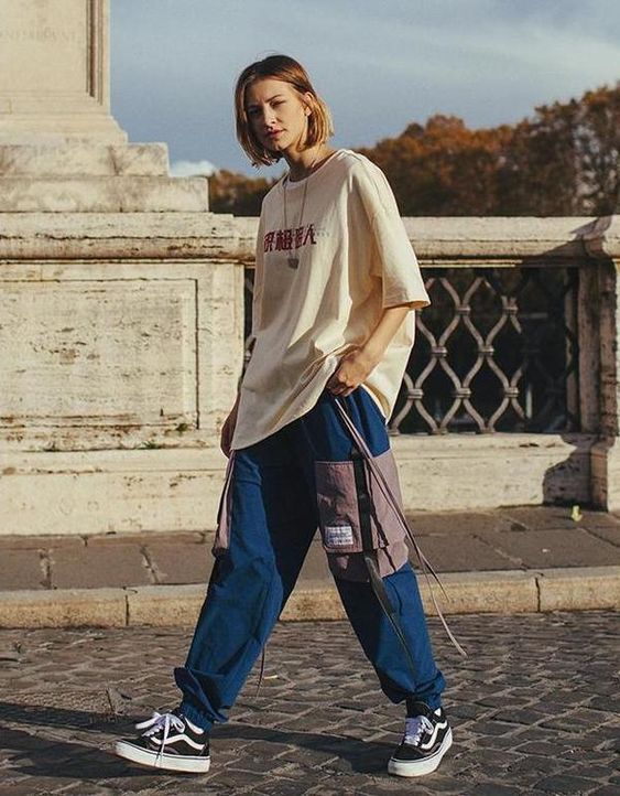 calça cargo feminina com corrente