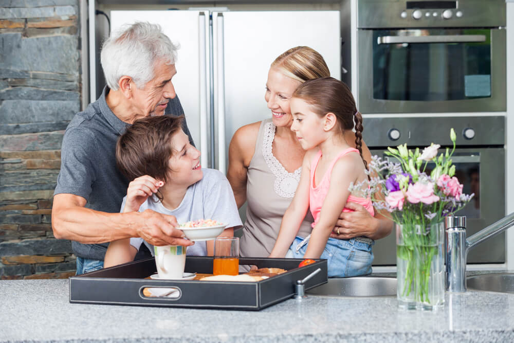 A importância da conexão tecnológica entre avós e netos