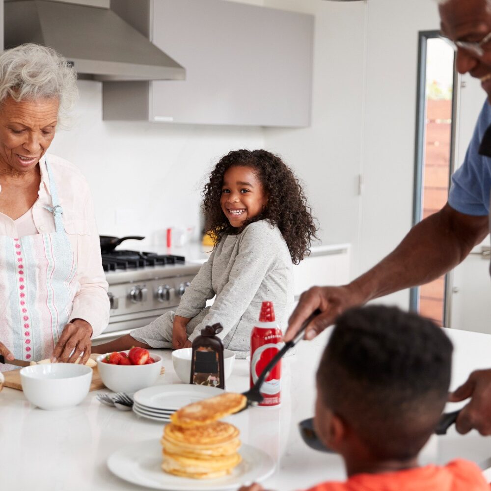 Além do afeto: os benefícios cognitivos da interação avós-netos