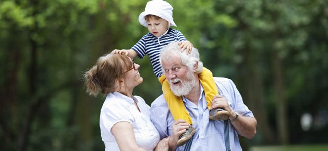 A importância da conexão tecnológica entre avós e netos