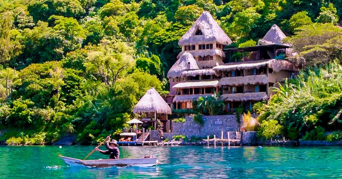 Trancoso sustentável: Conheça o UXUA Casa Hotel e seu impacto local