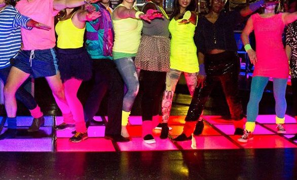 moda anos 80 versus anos 90 diferenças