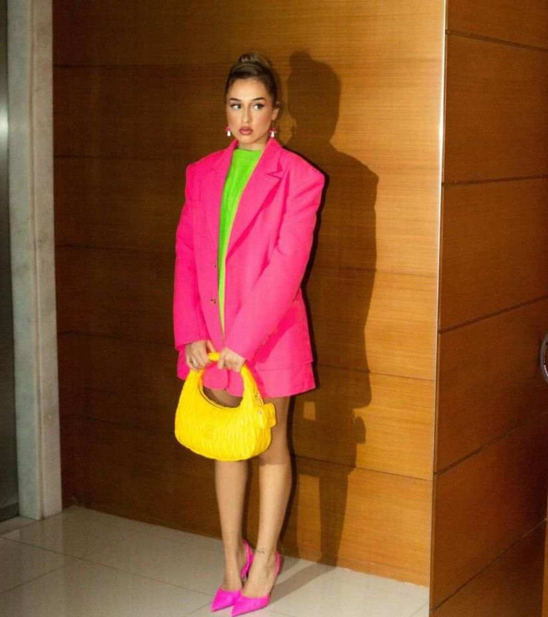 A Desconstrução na Moda: Uma Análise do Estilo Vanguardista