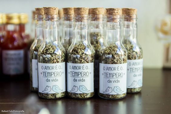 Dicas para Envolver Amigos e Família no DIY do Casamento